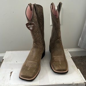New pair of ariat boots